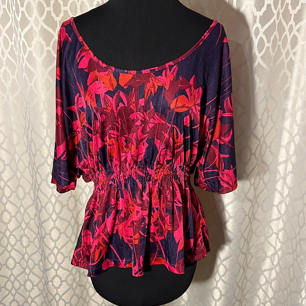 H&M Women’s Top Size M with elastic band and button back